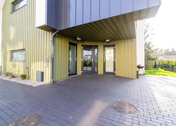 Away Apartment, By Cohost شقة